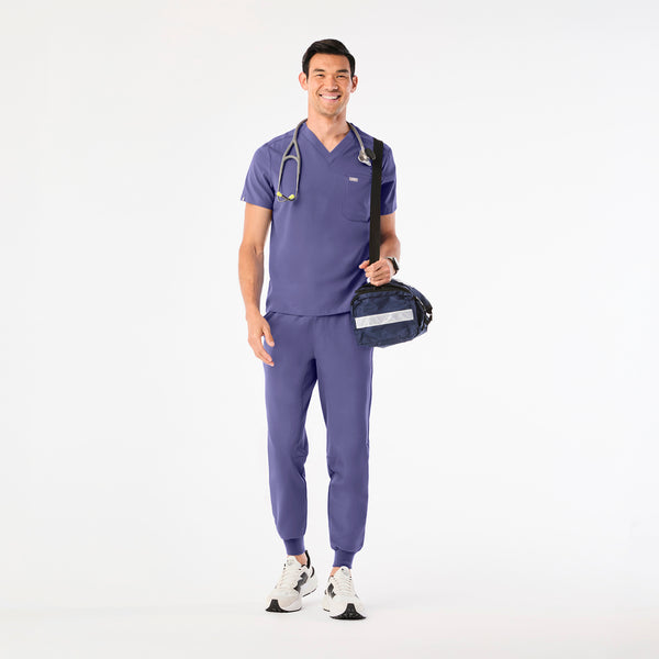 men's Wayfarer Leon - Three-Pocket Scrub Top™