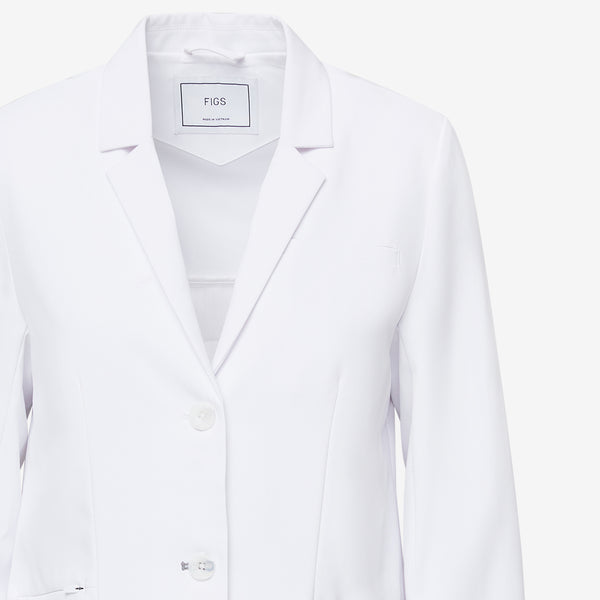 embroidery:white