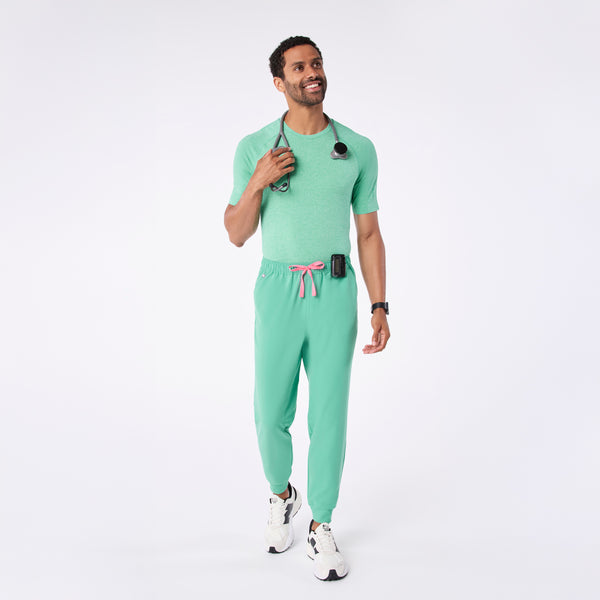 Men's Surgical Green Makato Seamless - Short-Sleeve Underscrub