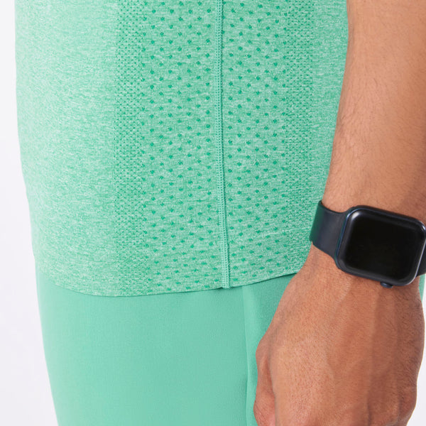 Men's Surgical Green Makato Seamless - Short-Sleeve Underscrub