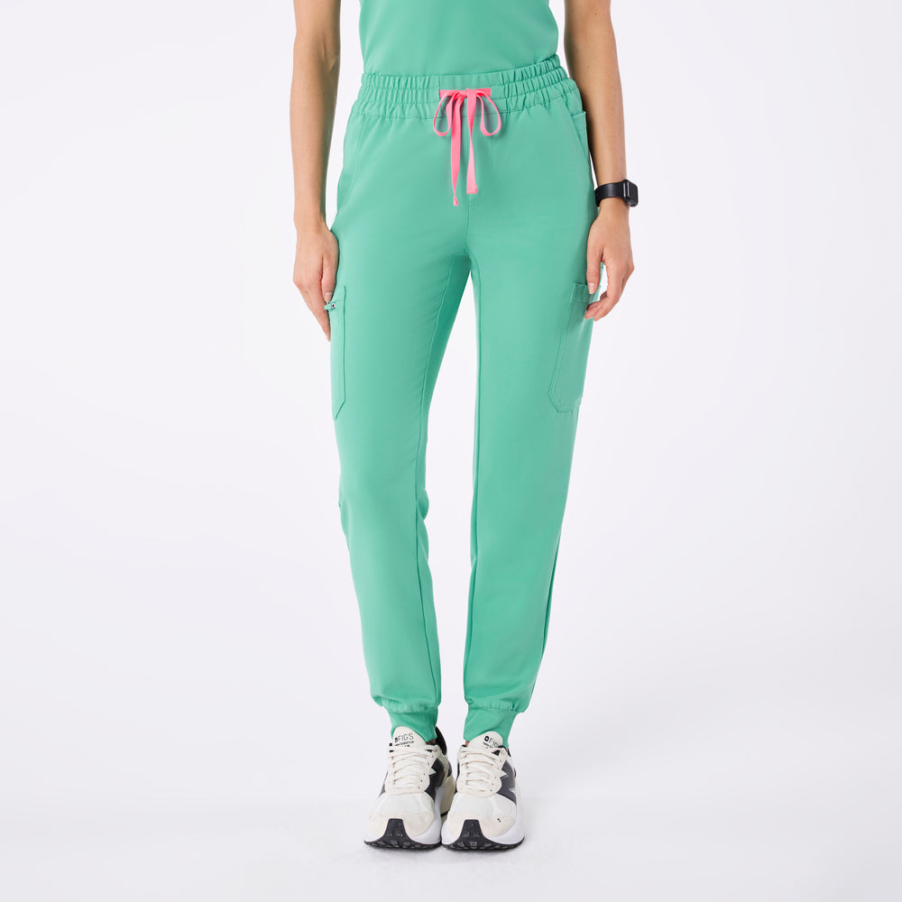 women's Surgical Green Uman Relaxed - Jogger Scrub Pant