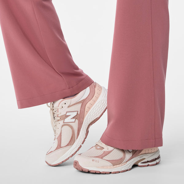 Unisex Cool Clay FIGS | New Balance 2002R