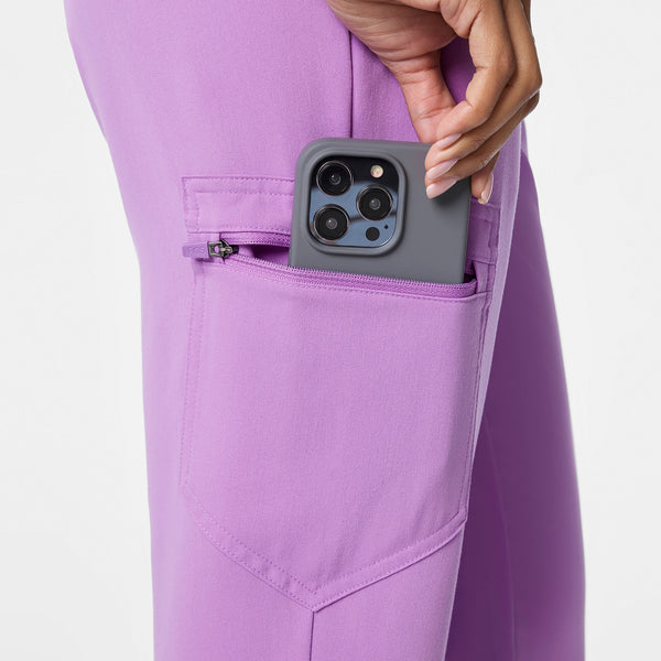 Women's Wild Iris Zamora - Petite Jogger Scrub Pant™