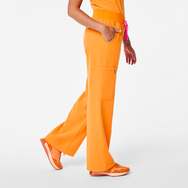 Women's Creamsicle Isabel High-Rise Wide-Leg - Petite Scrub Pant