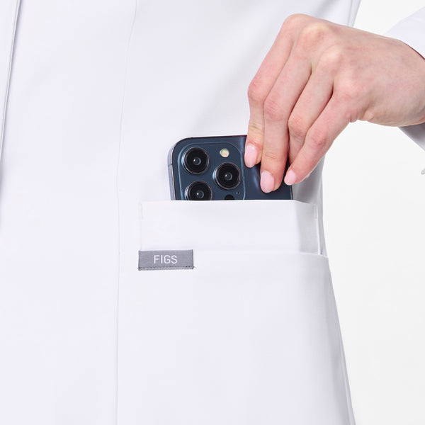 Women's White Bellevue - Short Slim Lab Coat