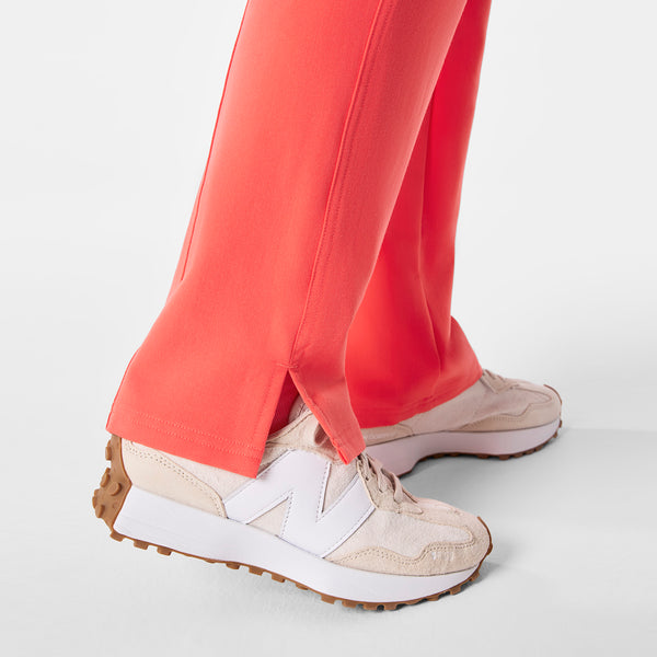 Women's Fireside Kade - Petite Straight-Leg Scrub Pant™