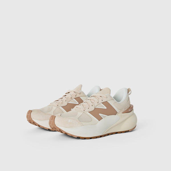 unisex Tan FIGS | New Balance 3447