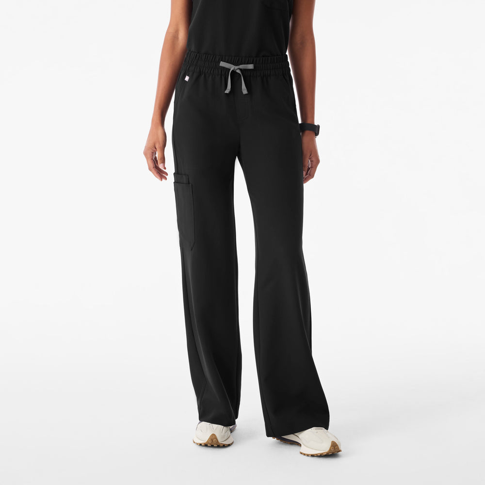 Women's Black Isabel Ruched Mid-Rise Wide-Leg - Petite Scrub Pant™