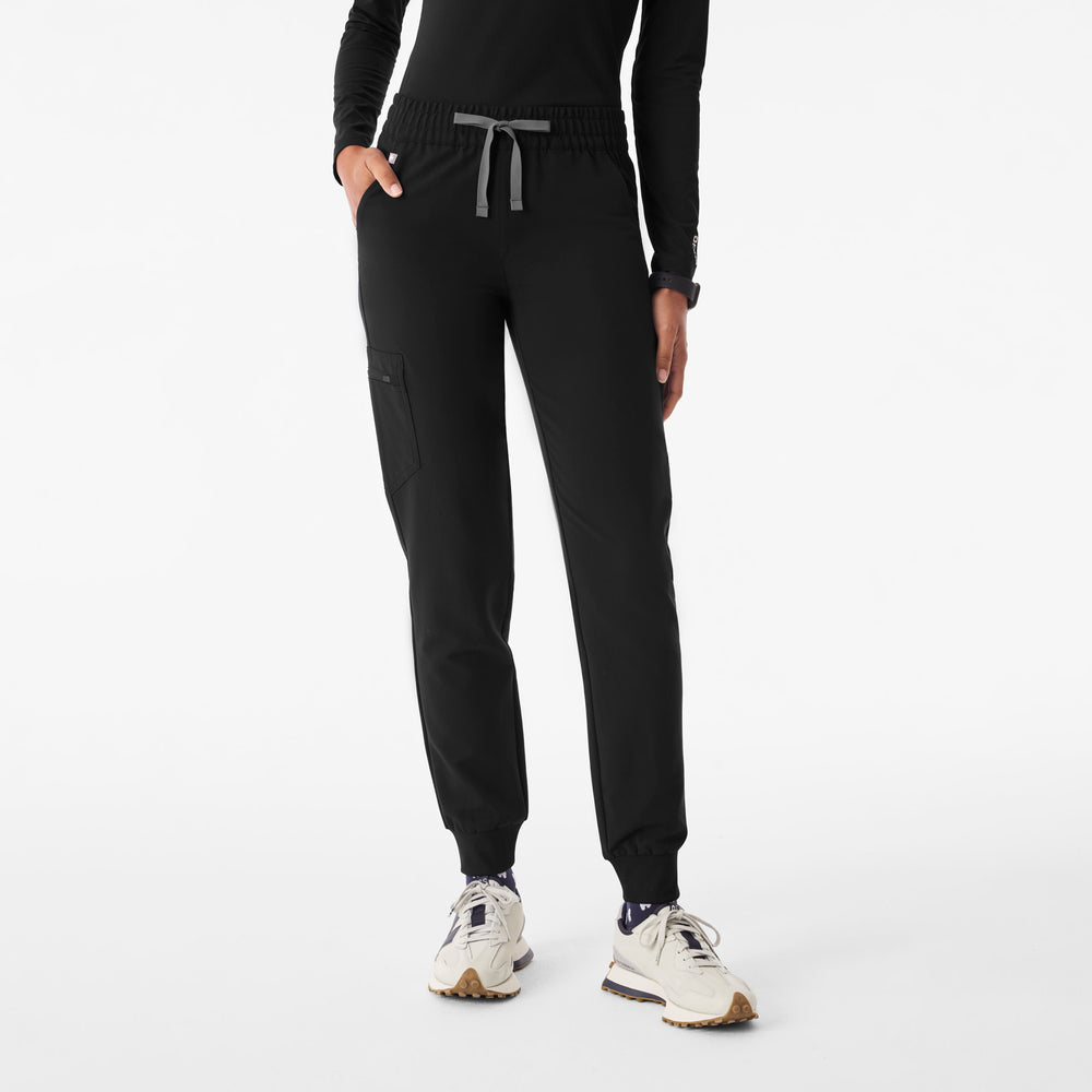 Women's Black Zamora Ruched Mid-Rise - Petite Jogger Scrub Pant™