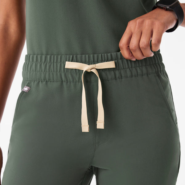 Women's Moss Zamora Ruched Mid-Rise - Petite Jogger Scrub Pant™