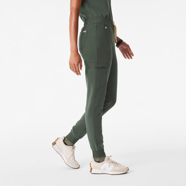 Women's Moss Zamora Ruched Mid-Rise - Petite Jogger Scrub Pant™