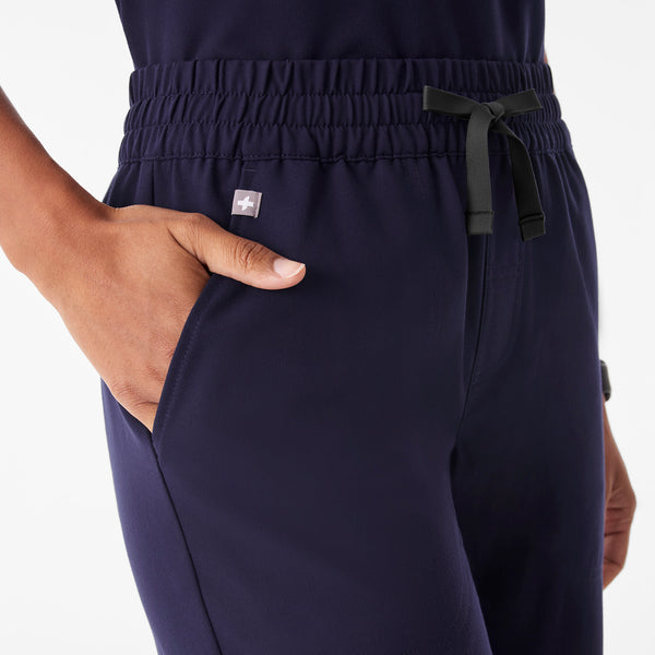 Women's Navy Isabel Ruched Mid-Rise Wide-Leg - Petite Scrub Pant™