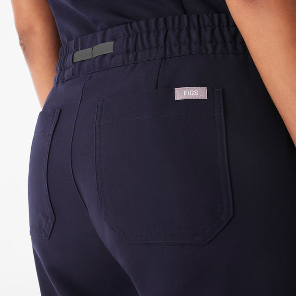 Women's Navy Livingston Ruched Mid-Rise - Petite Straight-Leg Scrub Pant™