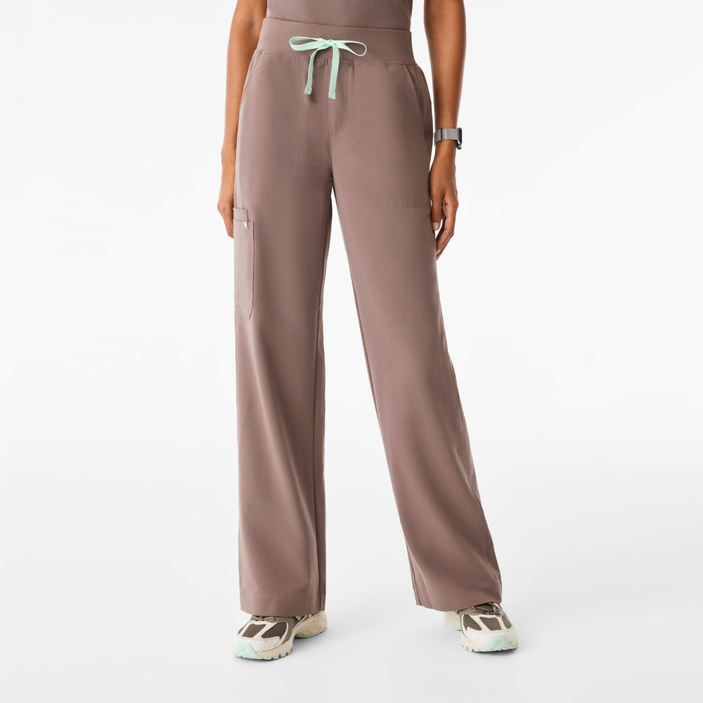 Women's Smokey Taupe Isabel High-Rise Wide-Leg - Petite Scrub Pant