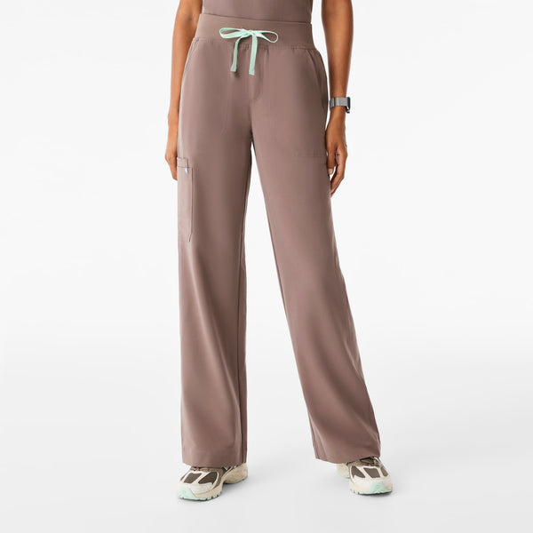 Women's Smokey Taupe Isabel High-Rise Wide-Leg - Petite Scrub Pant