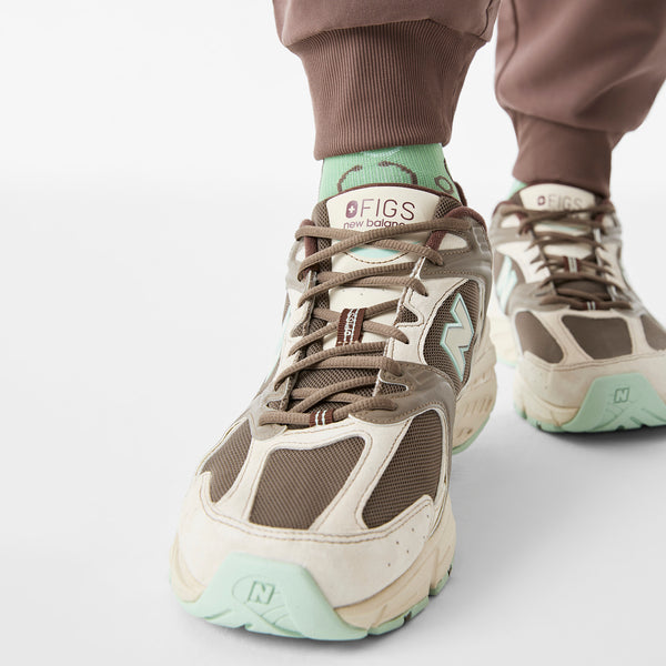 Unisex Smokey Taupe FIGS | New Balance 530