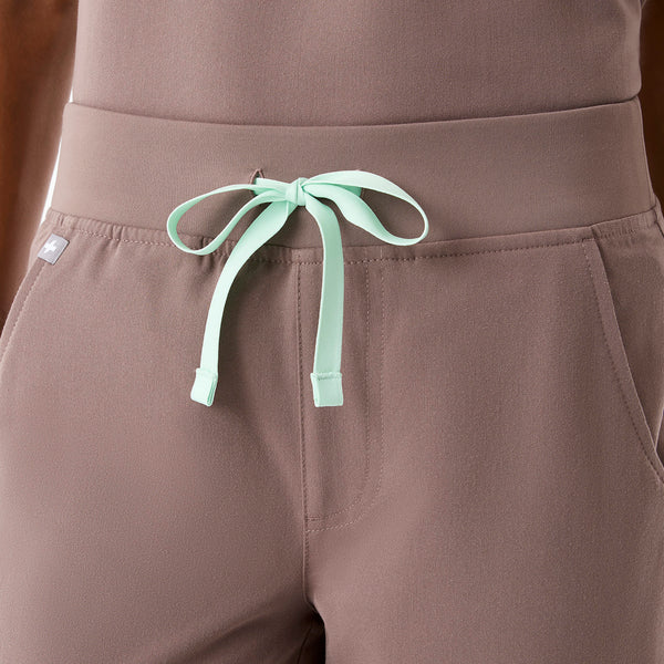 Women's Smokey Taupe Zamora - Petite Jogger Scrub Pant™