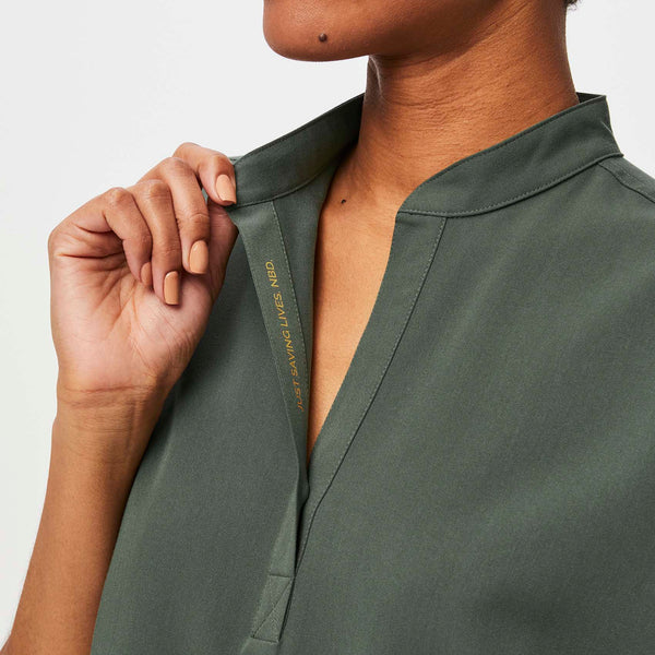 Women's Moss Rafaela™ - Oversized Scrub Top