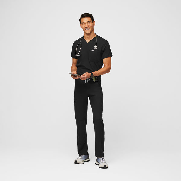 Men's Black Axim™ - Short Cargo Scrub Pants