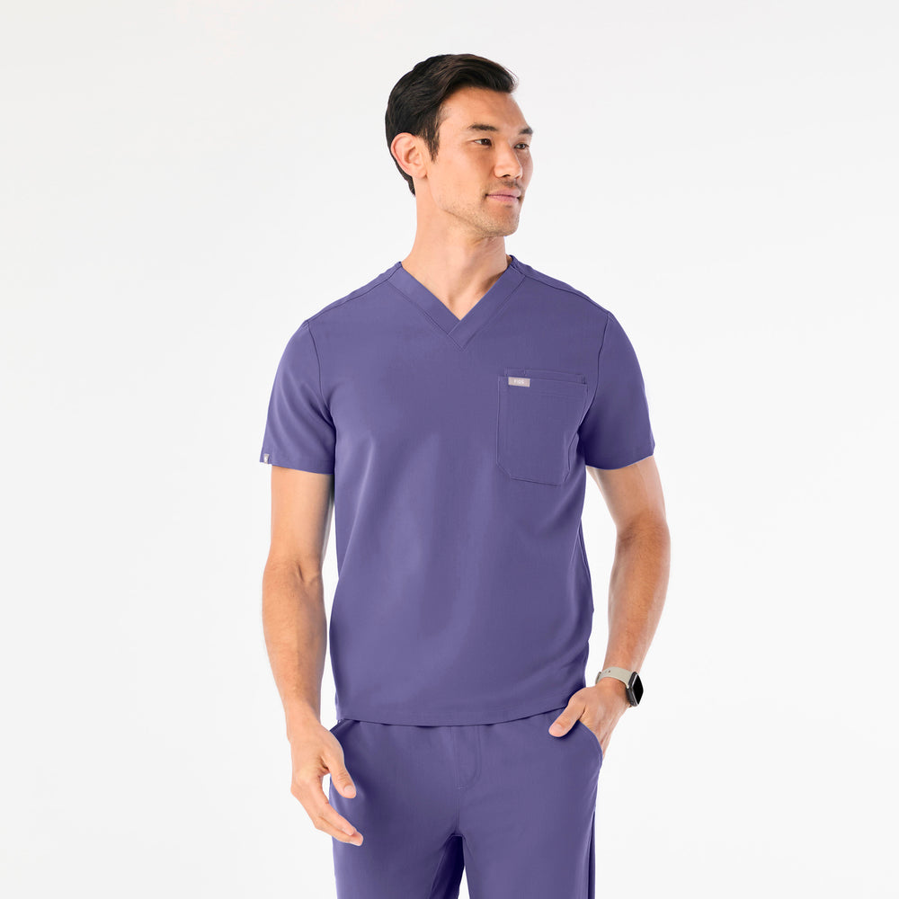 men's Wayfarer Leon - Three-Pocket Scrub Top™