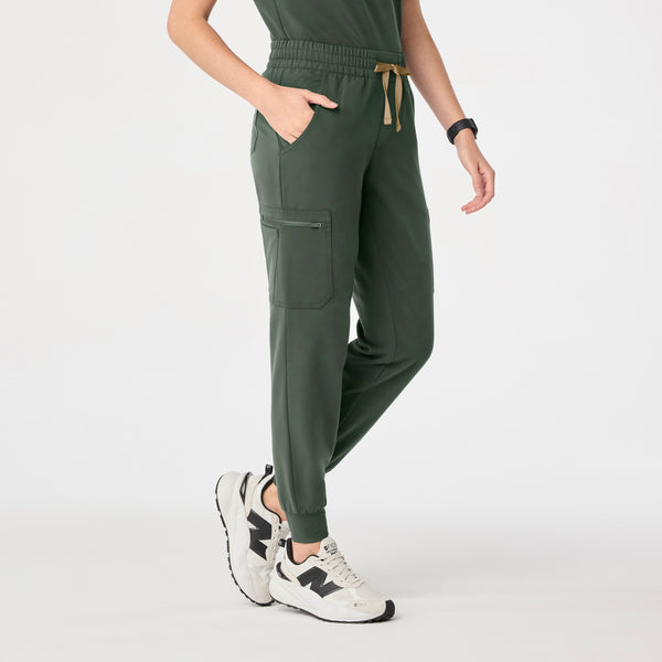Women's Moss Uman Relaxed - Petite Jogger Scrub Pant