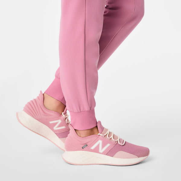 Unisex Chalk Pink FIGS | New Balance Roav