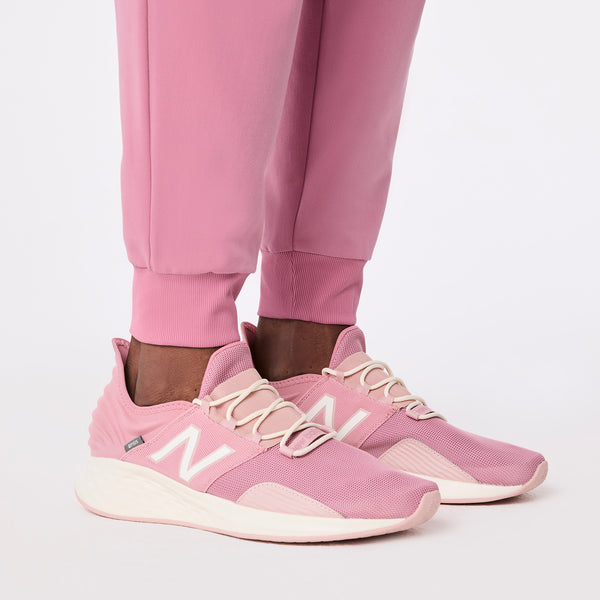 Unisex Chalk Pink FIGS | New Balance Roav