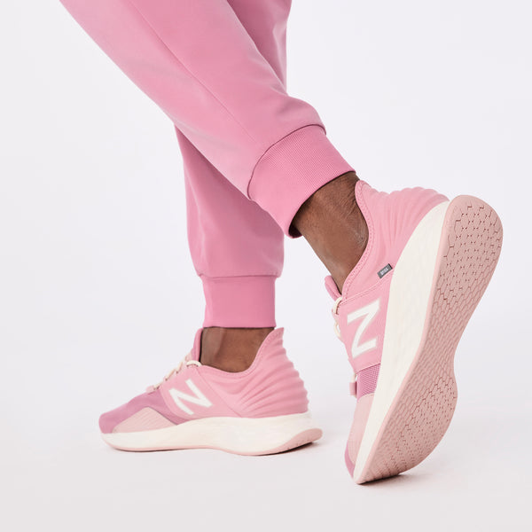 Unisex Chalk Pink FIGS | New Balance Roav